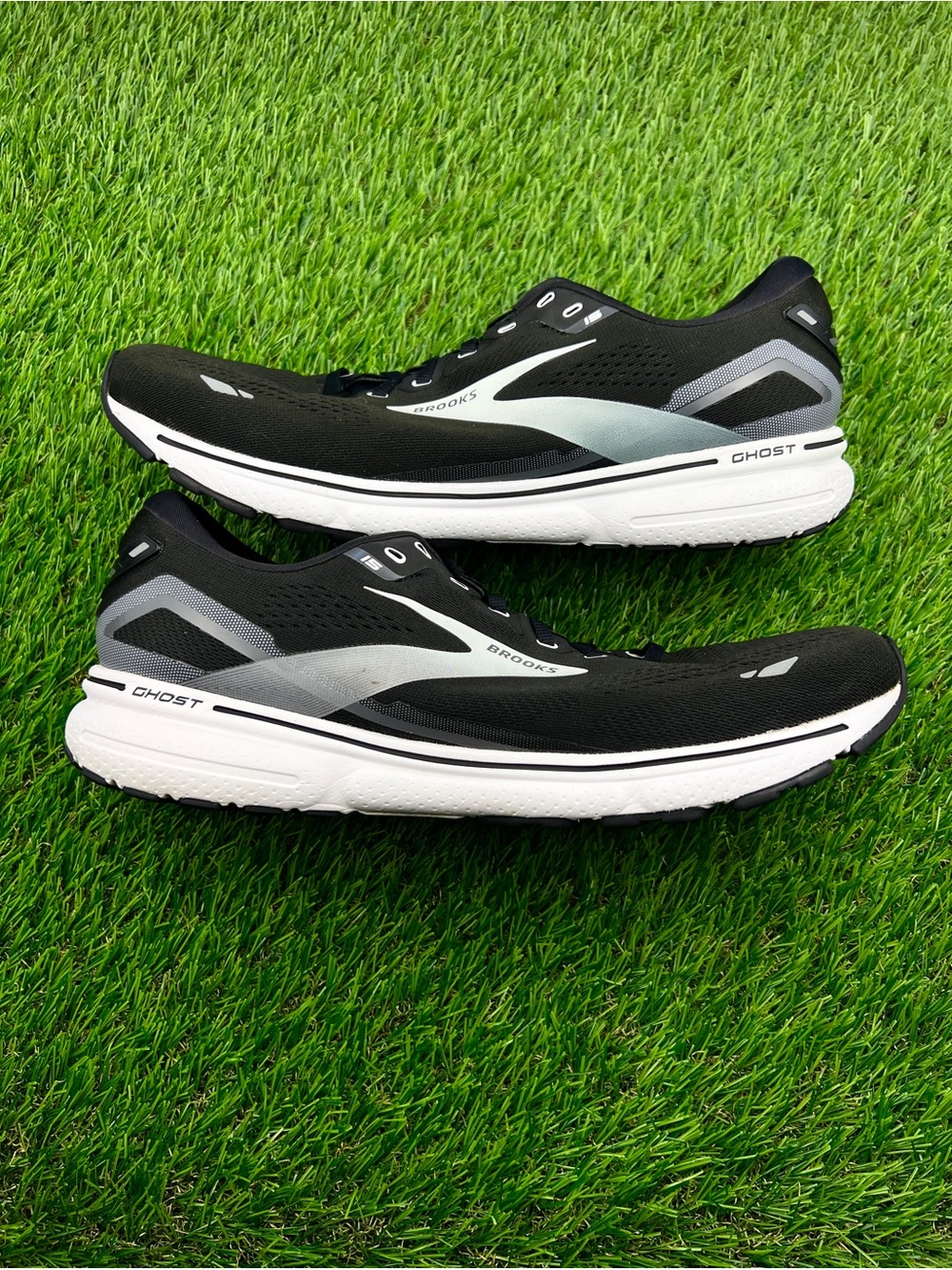 Brooks Ghost 15 2E Wide Men’s Walking Gym Running Shoes Black White - 13